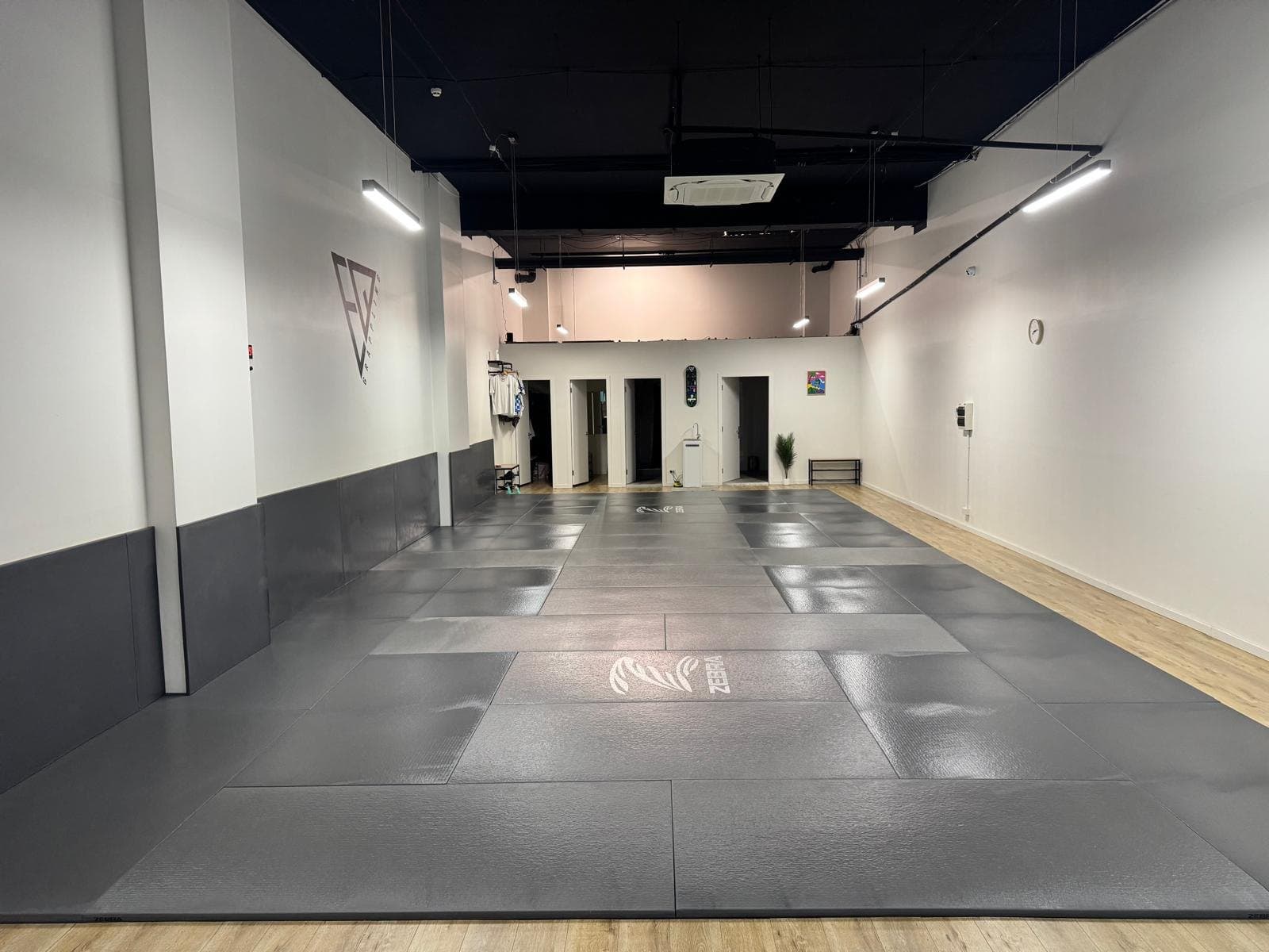 Inside EQ Grappling